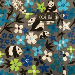 Koi Basics Panda scrub shirt (large)